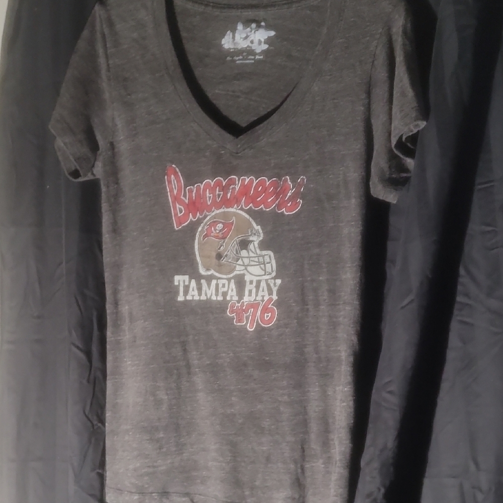 Touch by Alyssa Milano Buccaneers Gray Tee